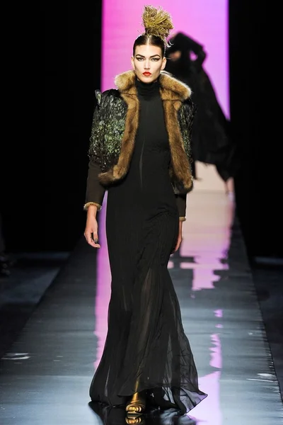 Look 19